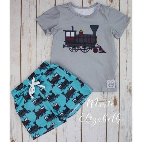 Train 2 Piece Set Boy's All Sizes Made of Milk Silk 6/6X - Picture 1 of 1